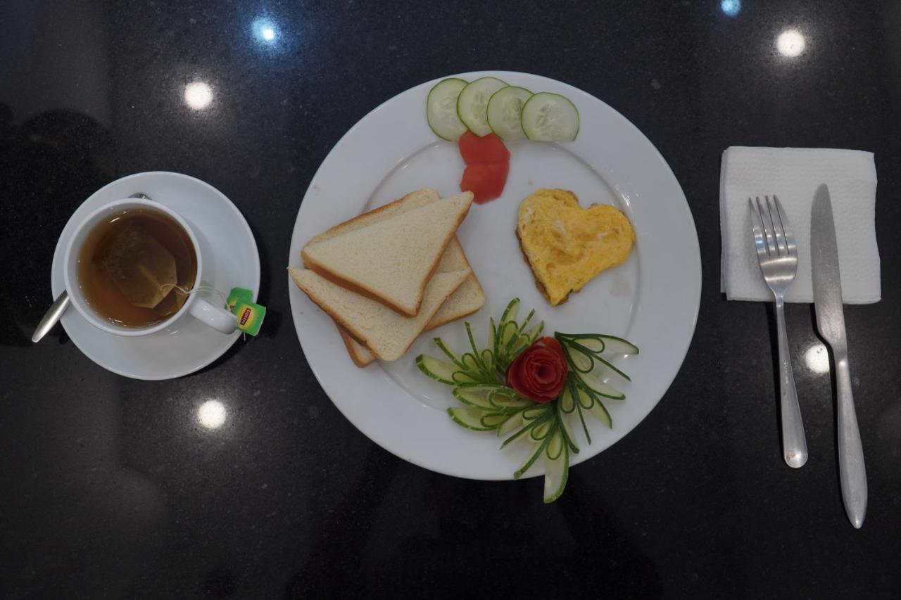Thuc At 3Am - Hanoi Lotus Eksteriør billede