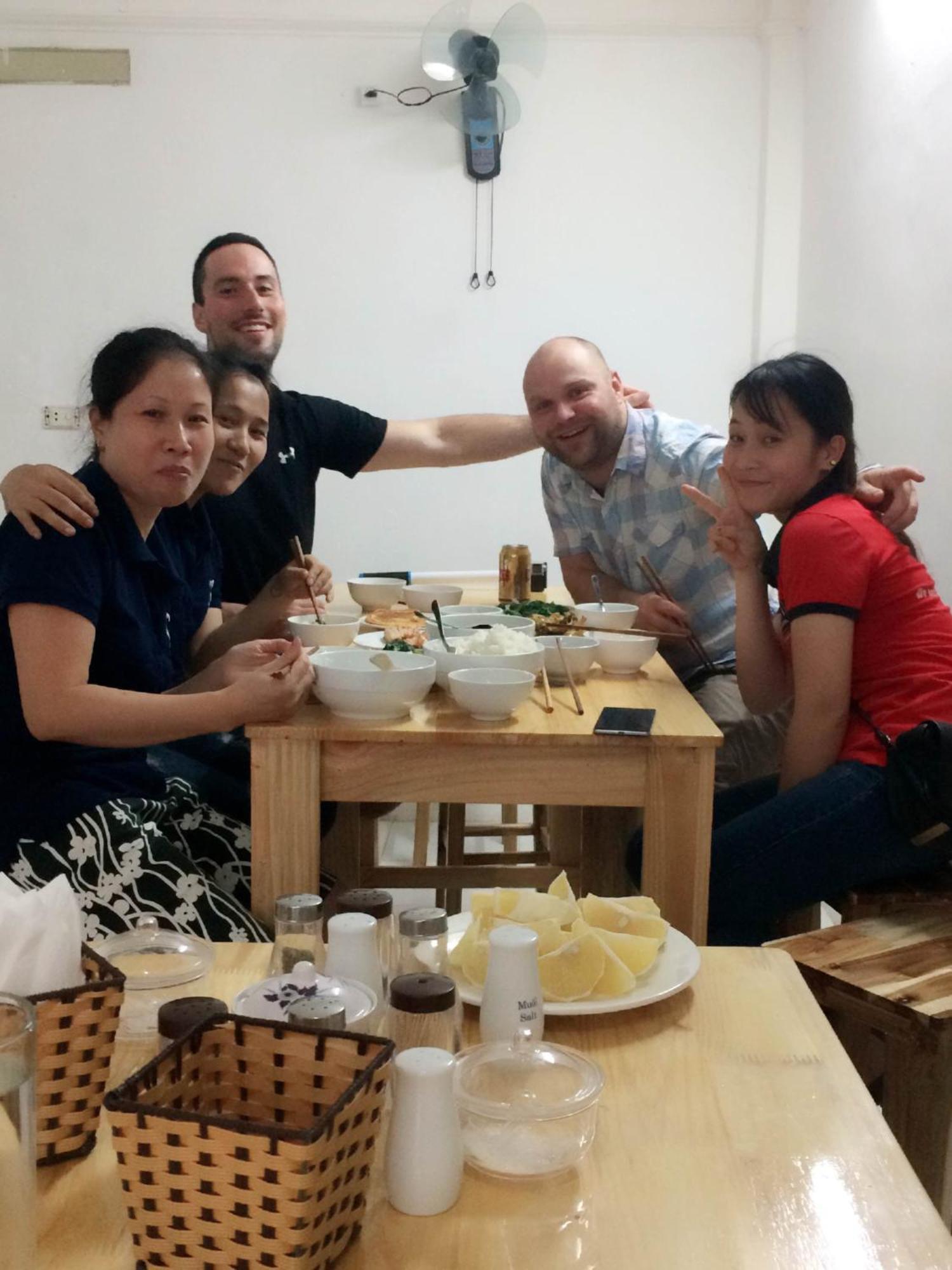 Thuc At 3Am - Hanoi Lotus Eksteriør billede